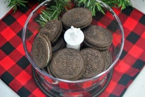Oreos in a food processor.